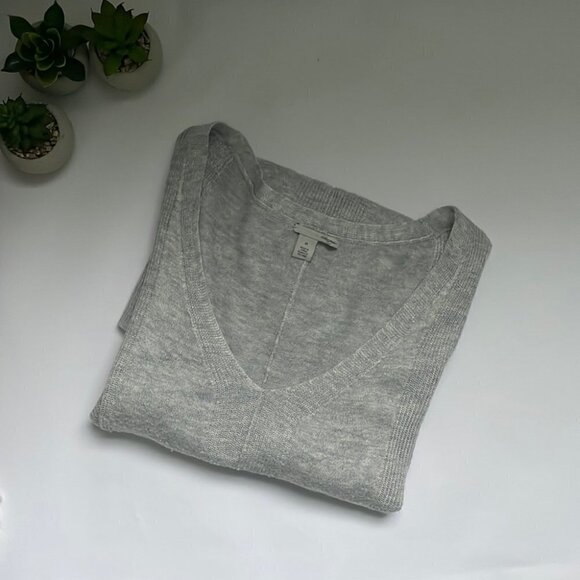 Halogen Oversized Lightweight V Neck Gray Sweater Size Medium - Picture 5 of 15